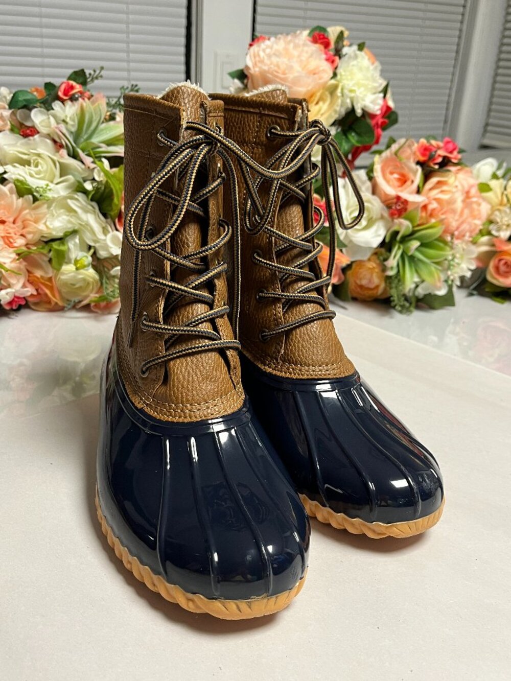 Sporto Dakota Pebble Duck Boots Navy Tan Faux Fur Size 9M